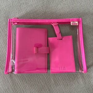 NWOT: BEIS The Passport & Luggage Tag Set in Barbie Pink